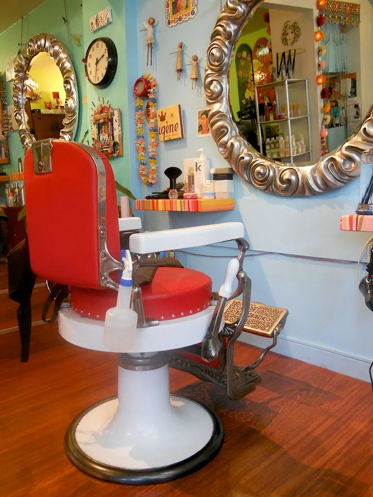 Sillón clásico de barbería en cuero